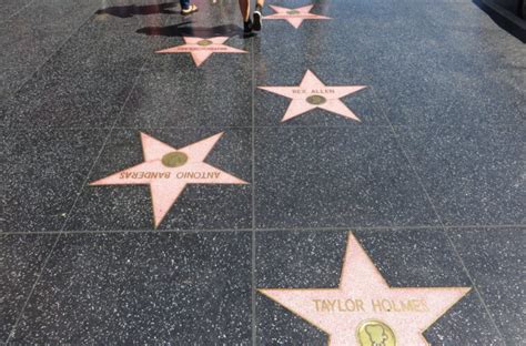City Council Seeks To Legalize Street Vending on Hollywood Walk of Fame
